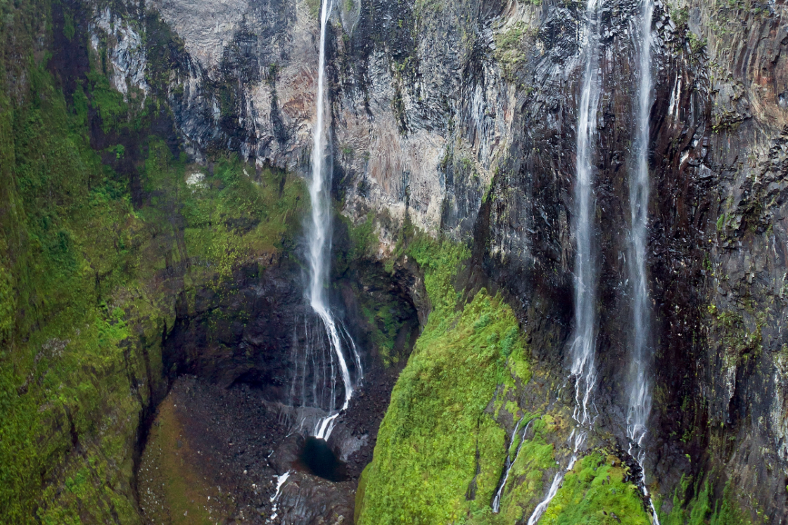 trou de fer wodospad reunion